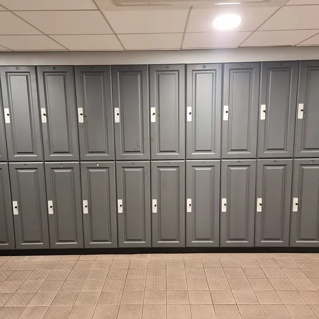 locker spraying